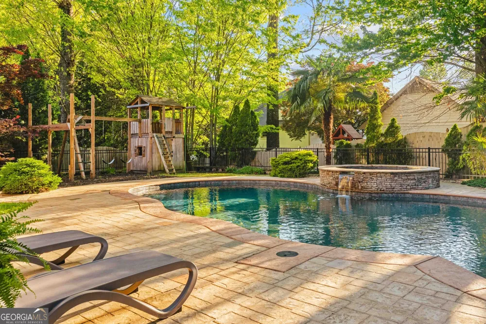 1686 Montcliff CT Decatur, GA 30033