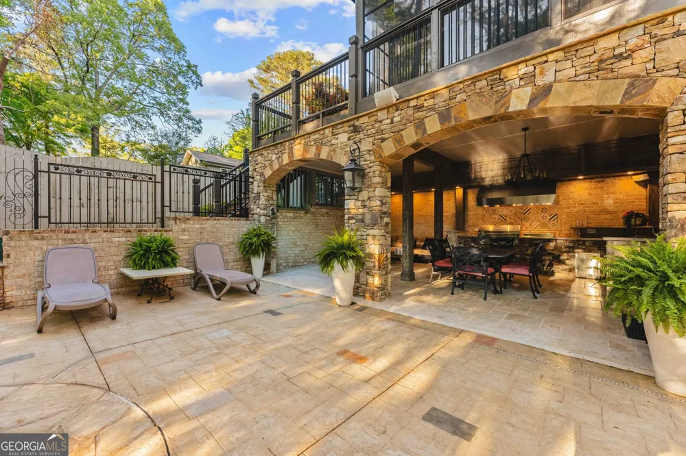 1686 Montcliff CT Decatur, GA 30033