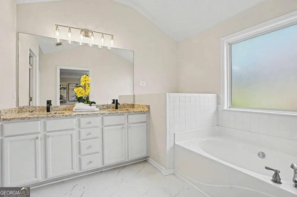 1131 Rose Terrace CIR Loganville, GA 30052