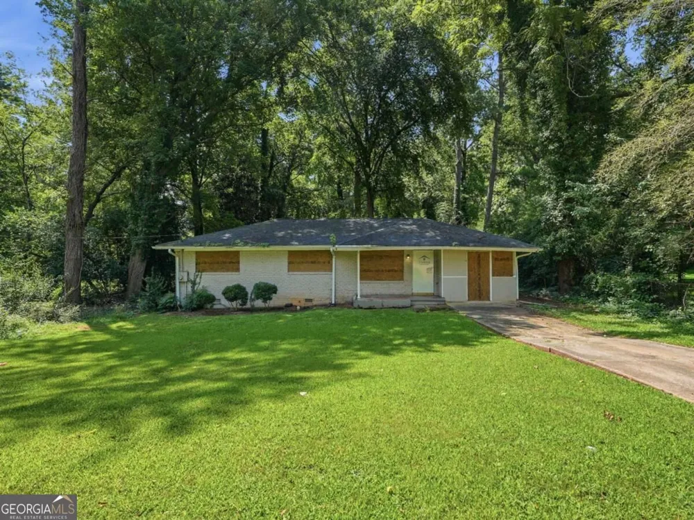 4009 Kirksford DR Decatur, GA 30035