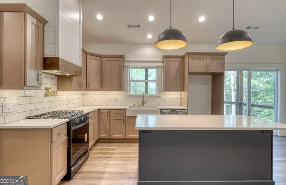 99 LOFTIS MTN TRL Blairsville, GA 30512