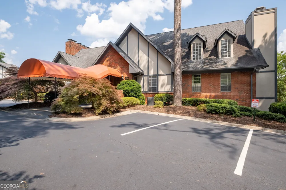 6851 Roswell RD Sandy Springs, GA 30328