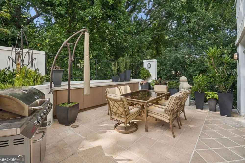 2960 Pharr Court South NW Atlanta, GA 30305