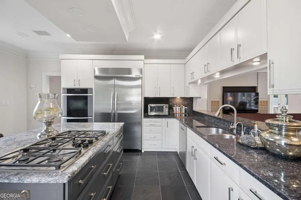 2960 Pharr Court South NW Atlanta, GA 30305