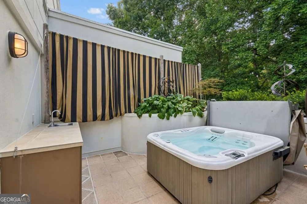 2960 Pharr Court South NW Atlanta, GA 30305