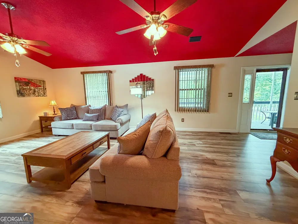 20 Hickory Forest LN NW Kingston, GA 30145