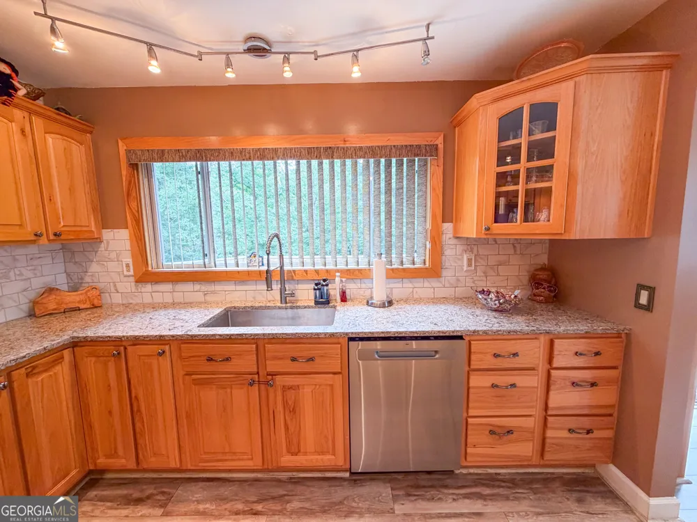 20 Hickory Forest LN NW Kingston, GA 30145