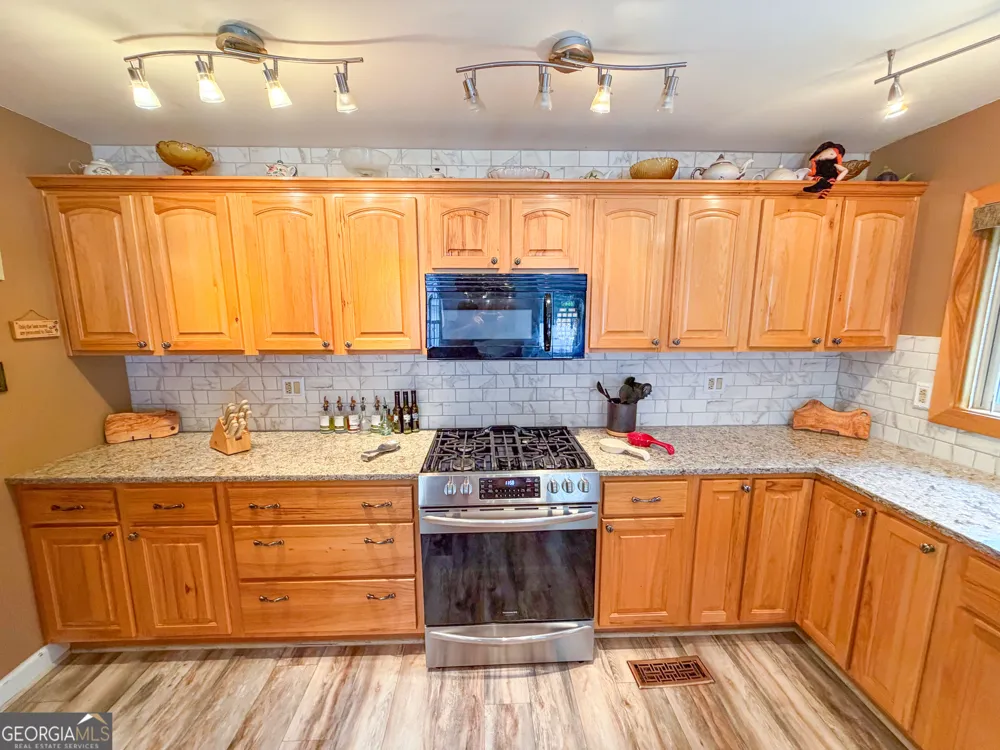 20 Hickory Forest LN NW Kingston, GA 30145