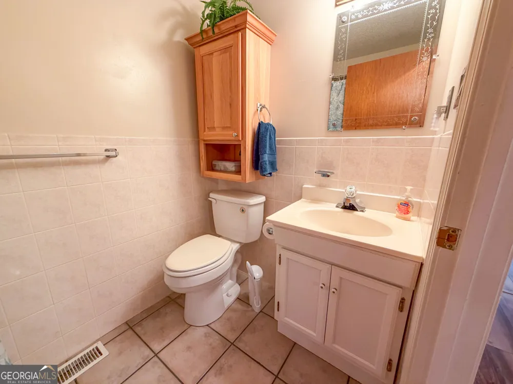 20 Hickory Forest LN NW Kingston, GA 30145