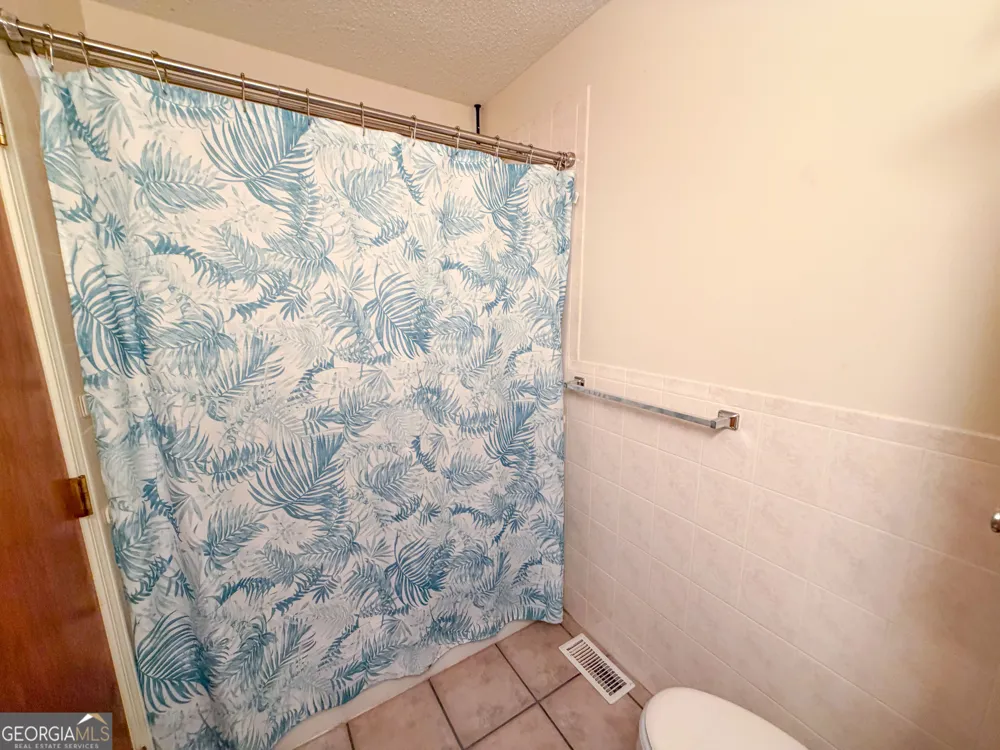 20 Hickory Forest LN NW Kingston, GA 30145
