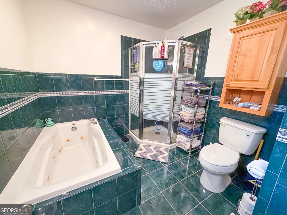 20 Hickory Forest LN NW Kingston, GA 30145