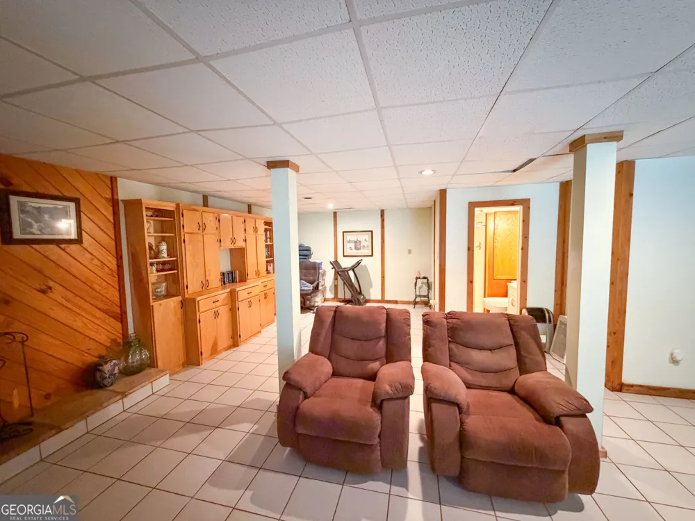 20 Hickory Forest LN NW Kingston, GA 30145