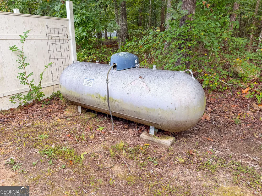 20 Hickory Forest LN NW Kingston, GA 30145