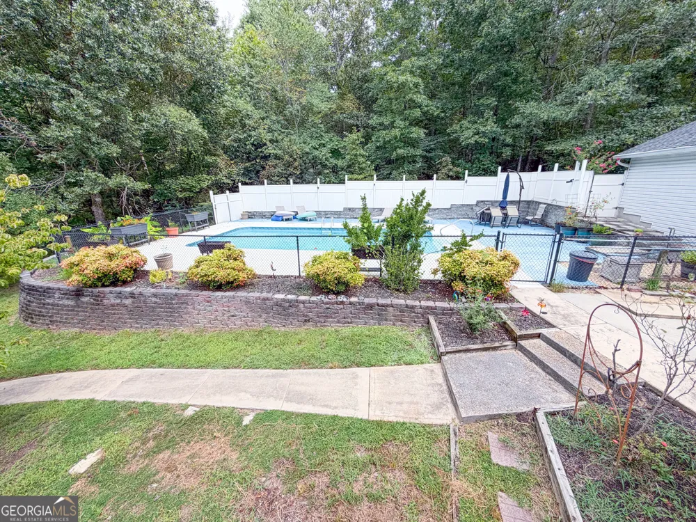20 Hickory Forest LN NW Kingston, GA 30145