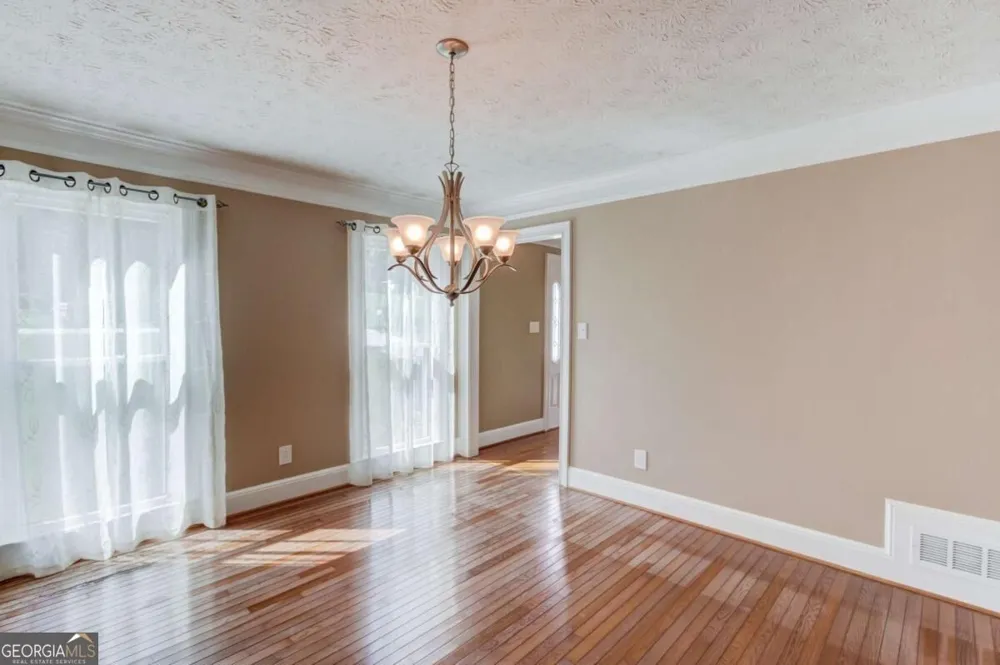 1162 Melton DR SW Lilburn, GA 30047
