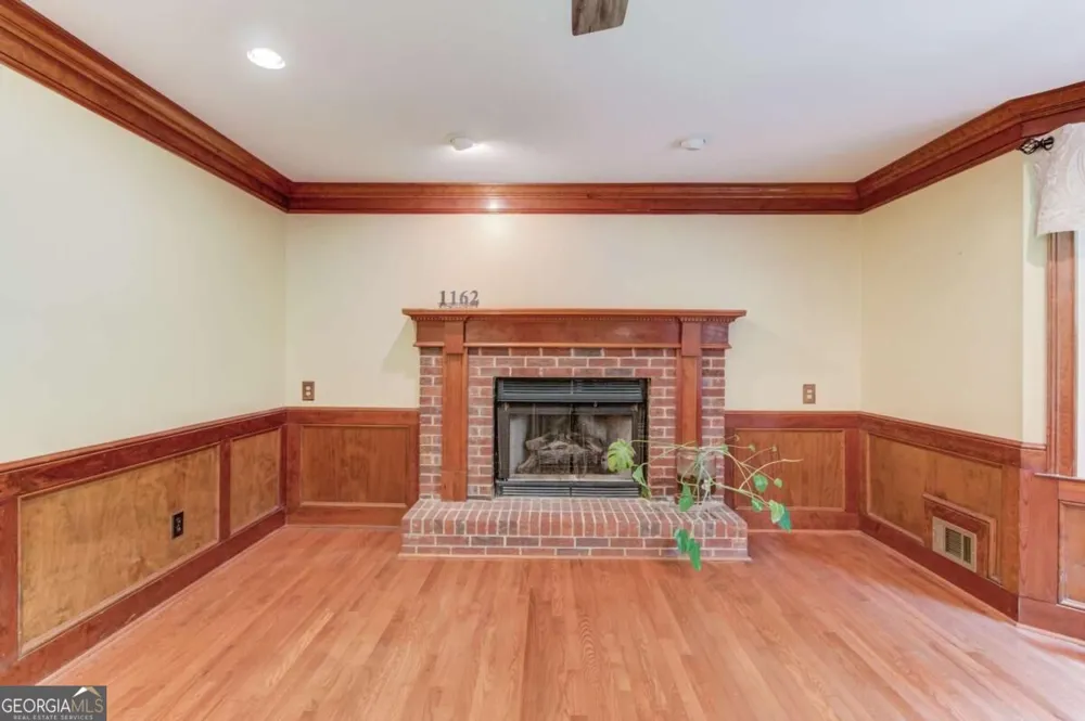 1162 Melton DR SW Lilburn, GA 30047