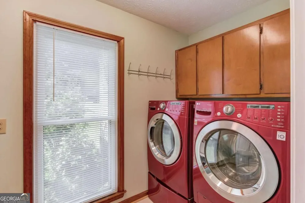 1162 Melton DR SW Lilburn, GA 30047