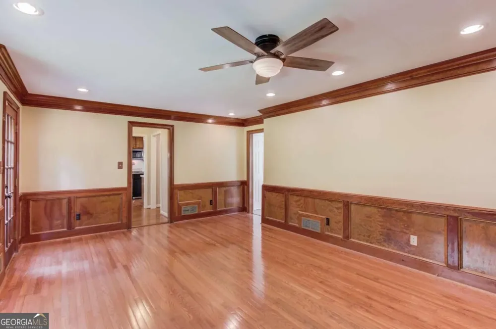 1162 Melton DR SW Lilburn, GA 30047