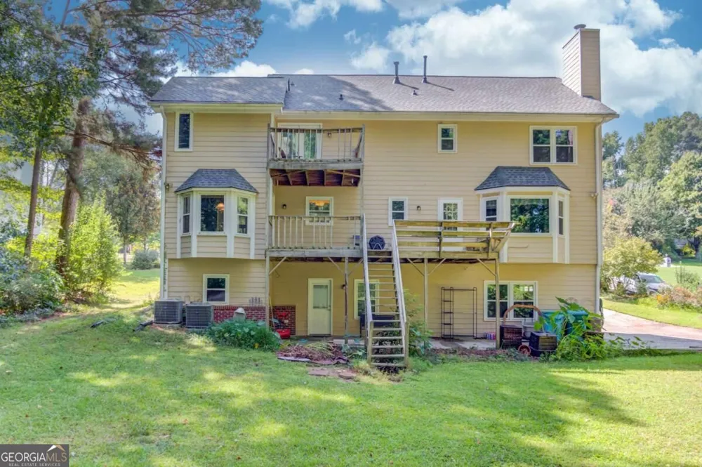 1162 Melton DR SW Lilburn, GA 30047