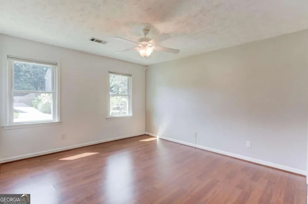 1162 Melton DR SW Lilburn, GA 30047