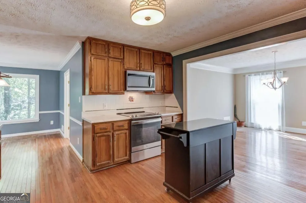 1162 Melton DR SW Lilburn, GA 30047