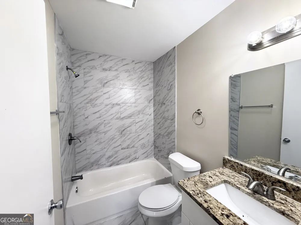 939 N Eugenia PL NW Atlanta, GA 30318