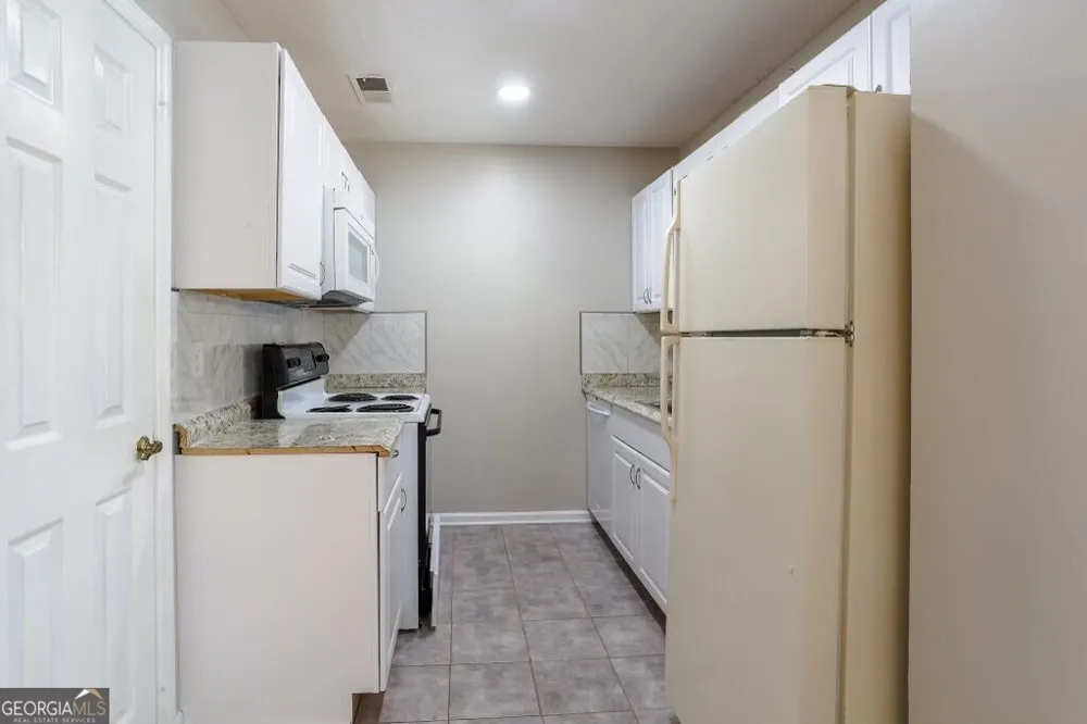 189 Holcomb Ferry RD Roswell, GA 30076