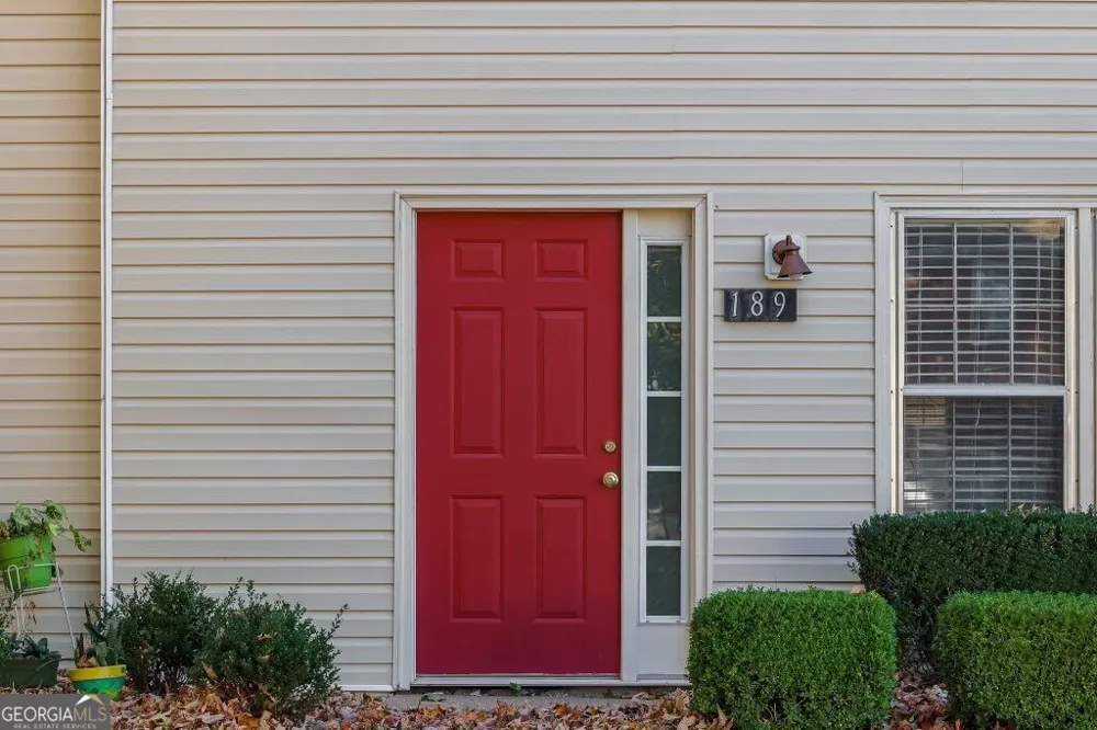 189 Holcomb Ferry RD Roswell, GA 30076