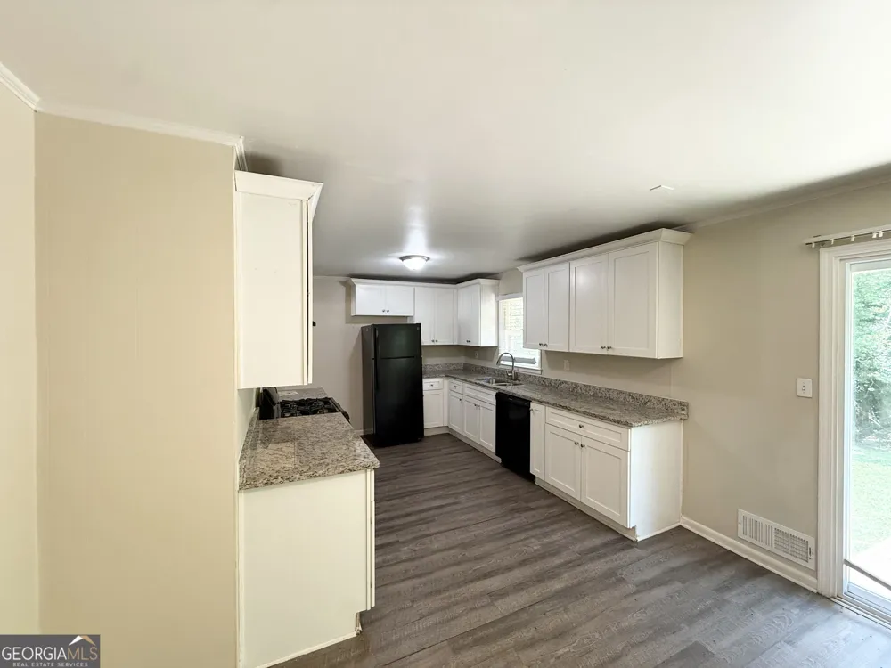 233 W Simon TER NW Atlanta, GA 30318