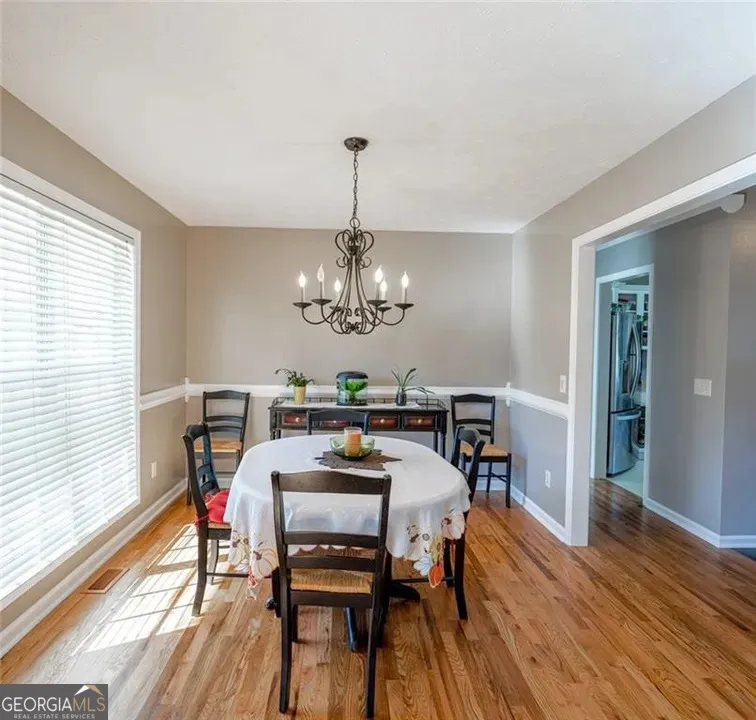 5810 Woodberry WALK Cumming, GA 30028