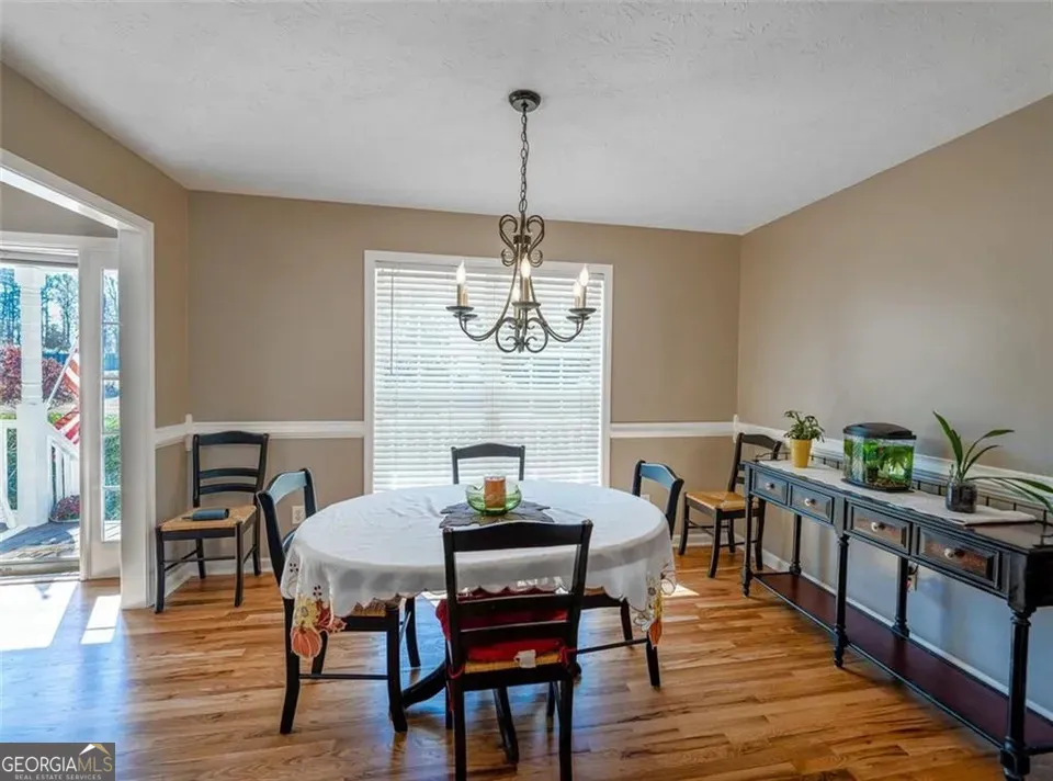 5810 Woodberry WALK Cumming, GA 30028