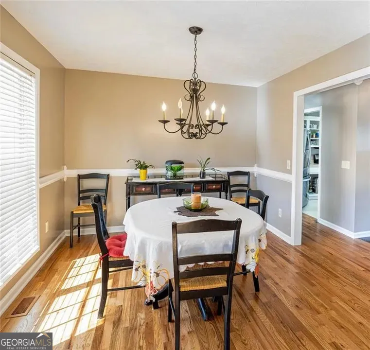 5810 Woodberry WALK Cumming, GA 30028