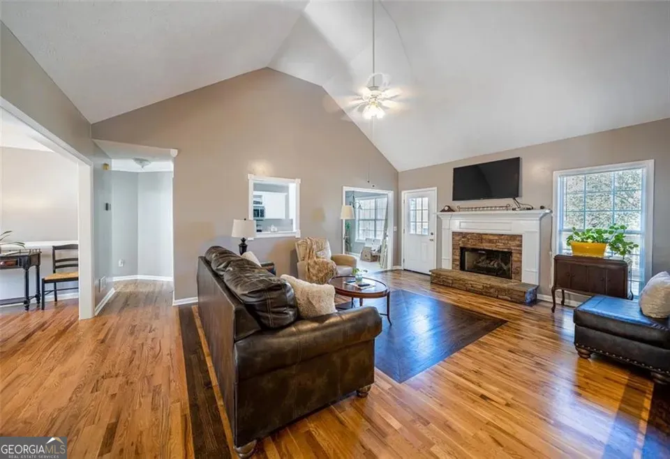 5810 Woodberry WALK Cumming, GA 30028