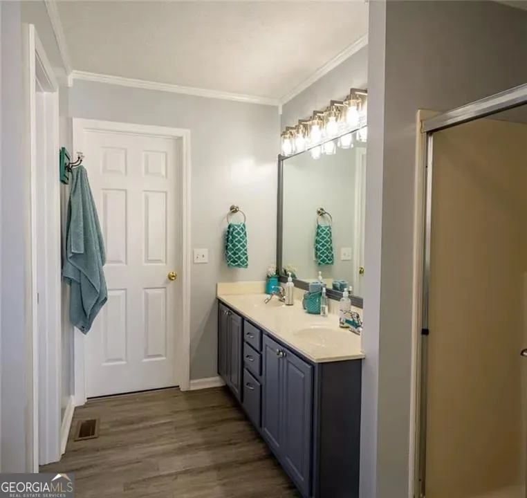 5810 Woodberry WALK Cumming, GA 30028