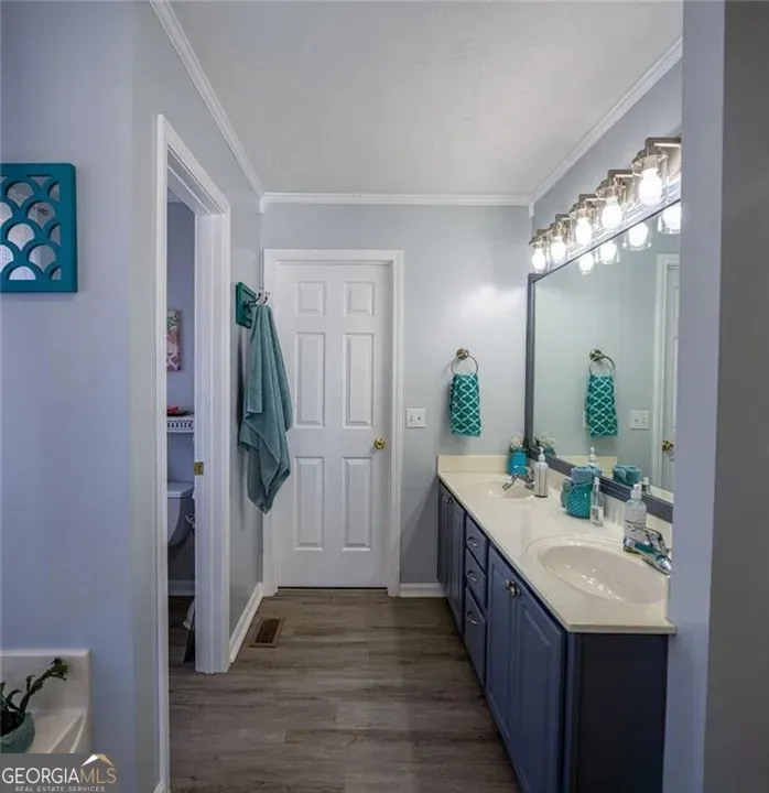 5810 Woodberry WALK Cumming, GA 30028