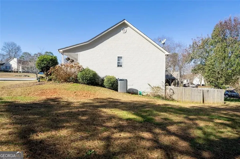 5810 Woodberry WALK Cumming, GA 30028