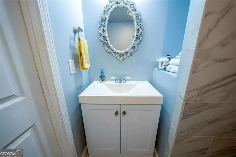 5810 Woodberry WALK Cumming, GA 30028