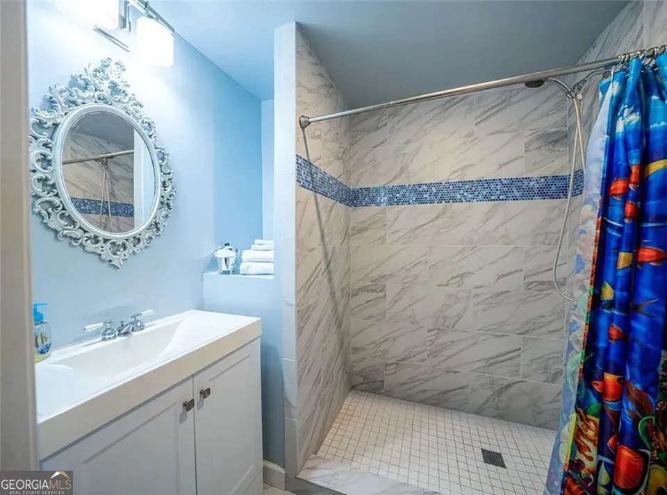 5810 Woodberry WALK Cumming, GA 30028