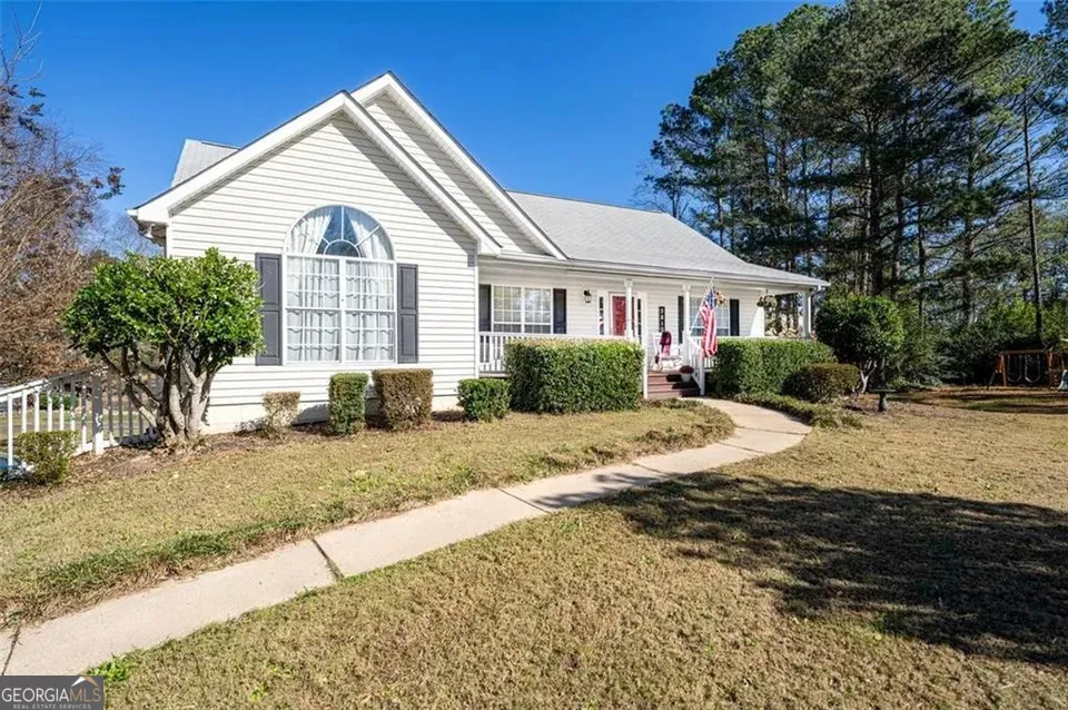 5810 Woodberry WALK Cumming, GA 30028