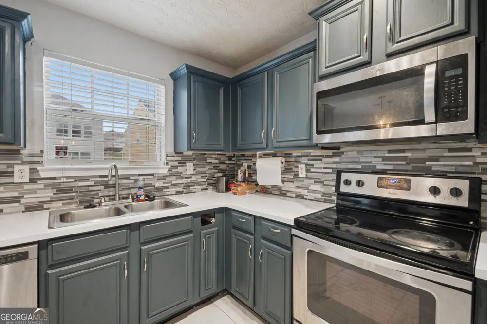 439 Lake Ridge LN Fairburn, GA 30213