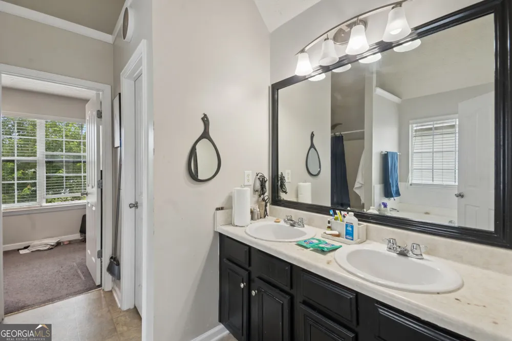 439 Lake Ridge LN Fairburn, GA 30213