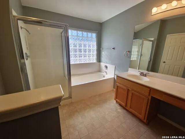 5661 Hartson Kyle, TX 78640