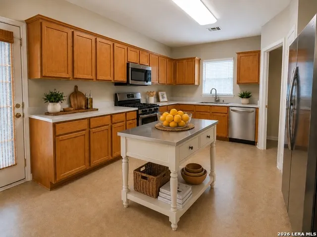 5661 Hartson Kyle, TX 78640