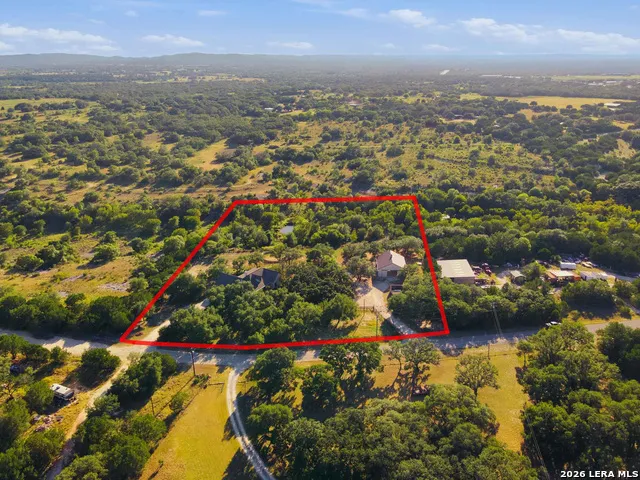 514 BURNING TREE LN Bandera, TX 78003