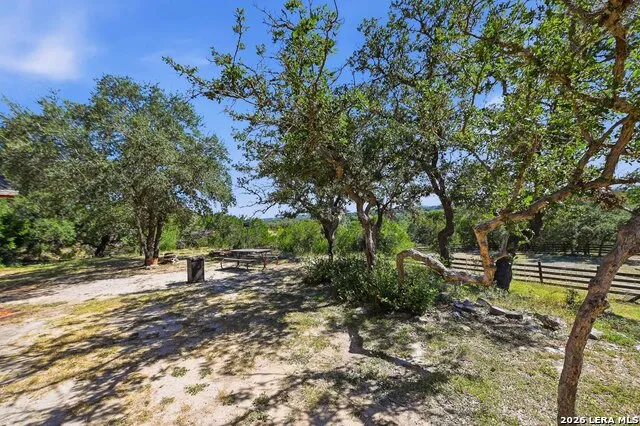 514 BURNING TREE LN Bandera, TX 78003