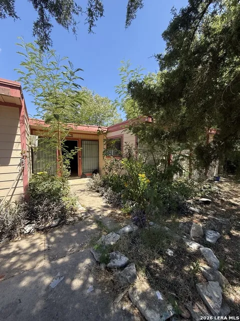 7006 Clear Valley Drive San Antonio, TX 78242