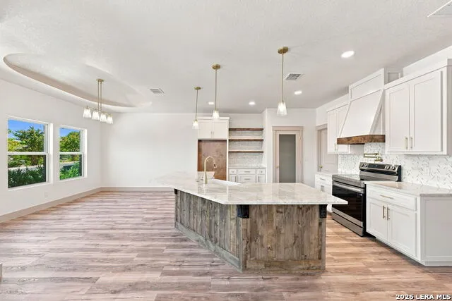706 OAK VALLEY DR Kerrville, TX 78028