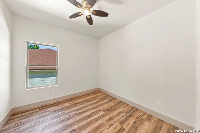 706 OAK VALLEY DR Kerrville, TX 78028