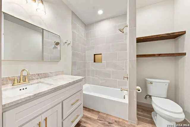706 OAK VALLEY DR Kerrville, TX 78028