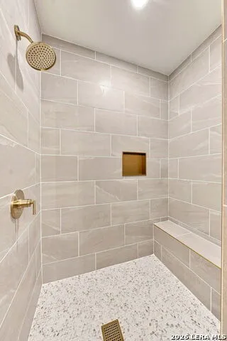 706 OAK VALLEY DR Kerrville, TX 78028